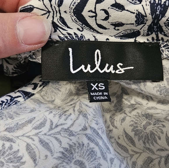 LULU'S Many Moons Ivory and Navy Blue/White Floral Print Short Romper. XS NWT - Picture 11 of 16